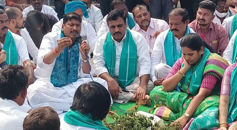 కేంద్ర రాష్ట్ర-ప్రభుత్వ విధానాలతో రైతాంగానికి తీవ్ర నష్టం