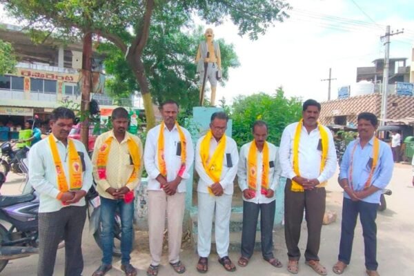 చంద్రబాబు అరెస్ట్ పై నల్ల బ్యాడ్జిలతో నిరసన