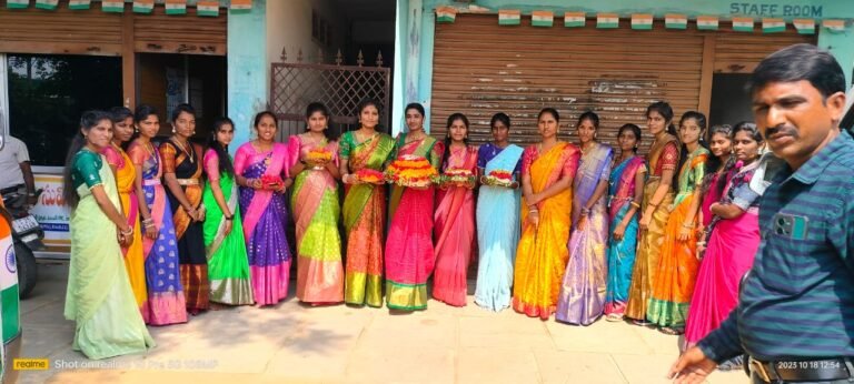 సువిద్య డిగ్రీ కాలేజీలో బతుకమ్మ సంబరాలు.