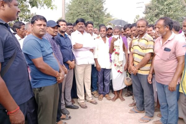 మృతుని కుటుంబాన్ని పరామర్శించిన ఎమ్మెల్యే పెద్ది సుదర్శన్ రెడ్డి.
