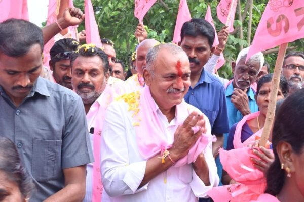 అభివృద్ధి చేసిన ఆదరించి గెలిపించండి