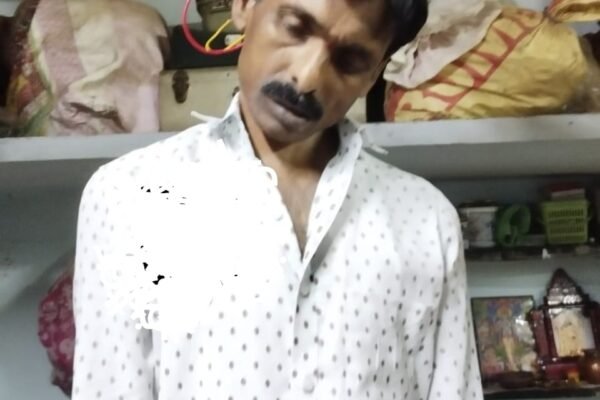 ఉరివేసుకొని వ్యక్తి ఆత్మహత్య