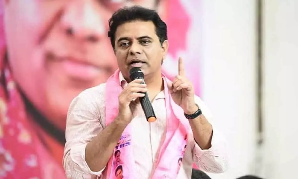 కాంగ్రెస్ ప్రభుత్వం ఇప్పటికే ప్రజల విశ్వాసాన్ని కోల్పోయిందని కేటీఆర్ అన్నారు