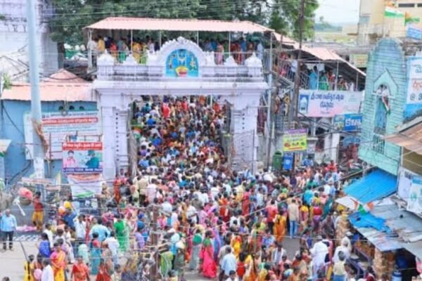 రాజన్న భక్తుల వసతుల కల్పనలో అధికారుల నిర్లక్ష్యం