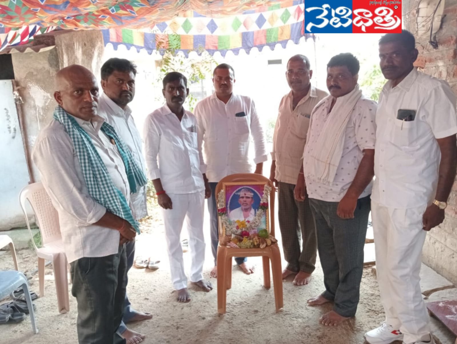 నివాళులర్పించిన జడ్పిటిసి.