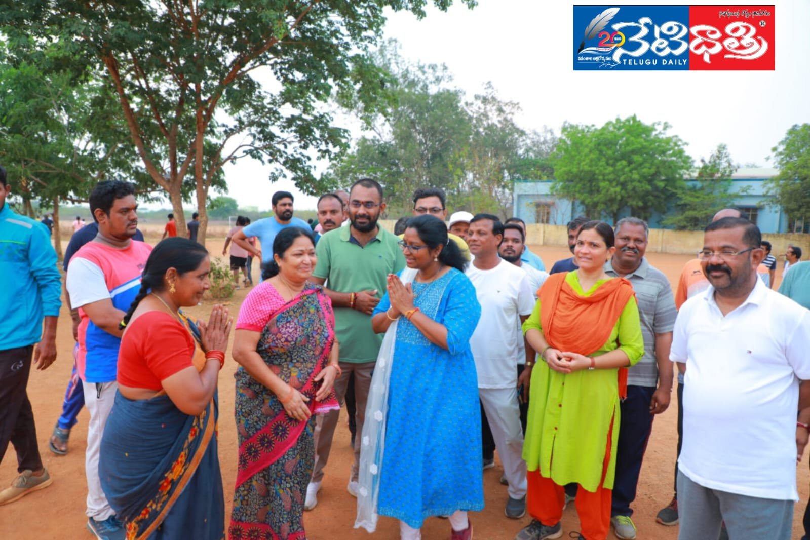 మార్నింగ్ వాక్ ప్రచారములో కావ్య తో కమలాపూర్ నాయకులు …