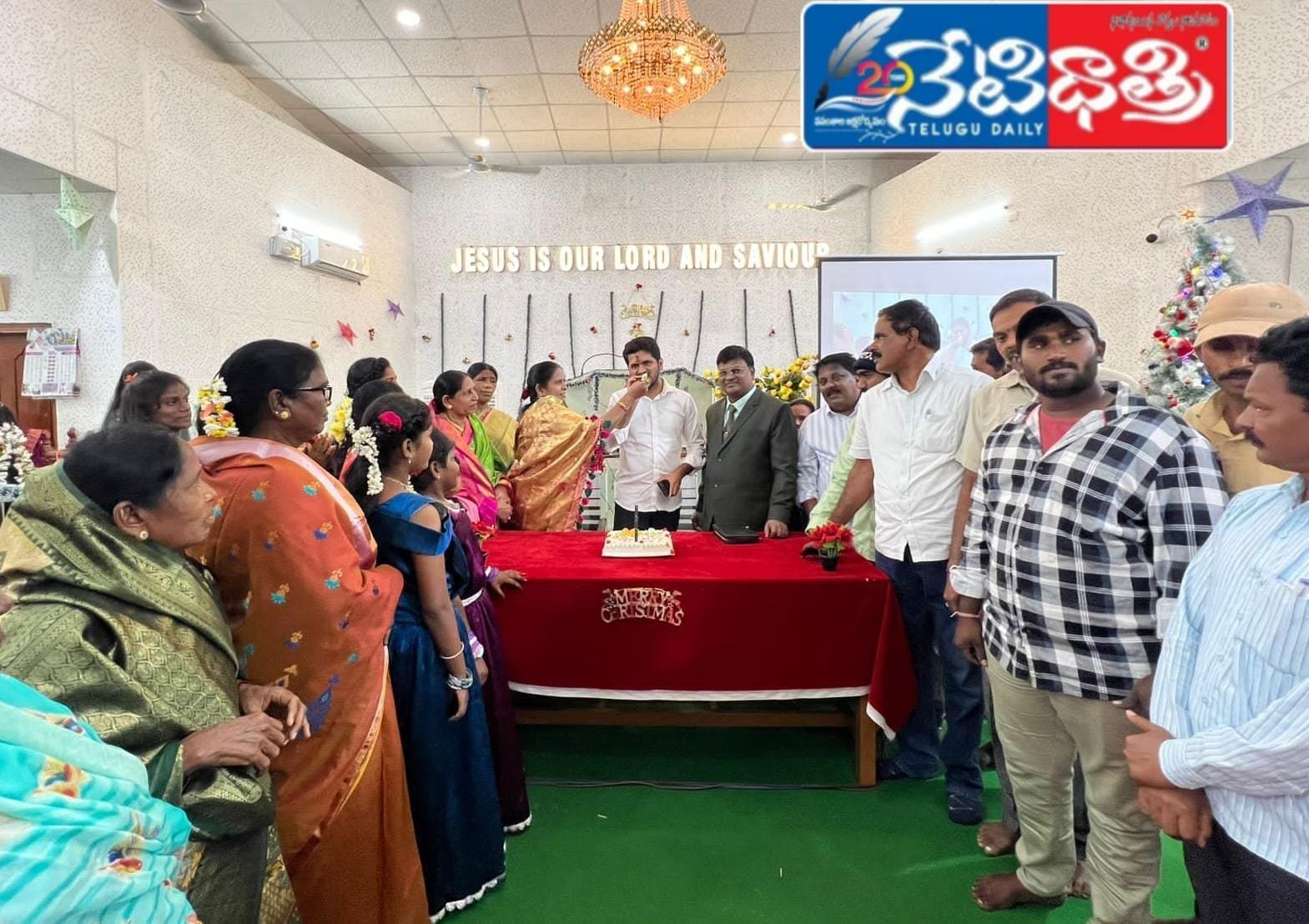 క్రిస్మస్ వేడుకలో పాల్గొన్న వొడితల ప్రణవ్