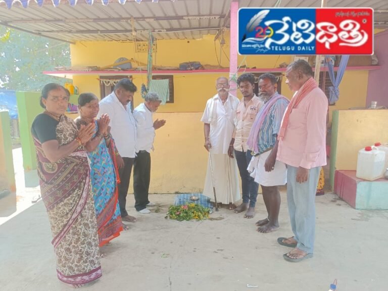 మృతి చెందిన విద్యార్థి కుటుంబాన్ని పరామర్శించిన సిపిఐ ఎంఎల్ పార్టీ జిల్లా కార్యదర్శి మల్లేష్.