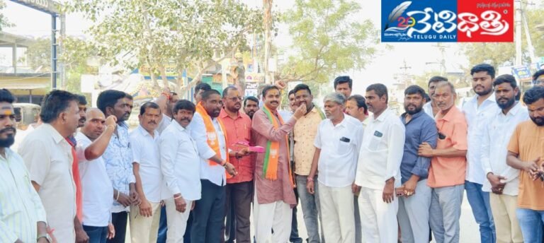 ఐలోని మల్లన్నను దర్శించుకున్న గంటా రవికుమార్