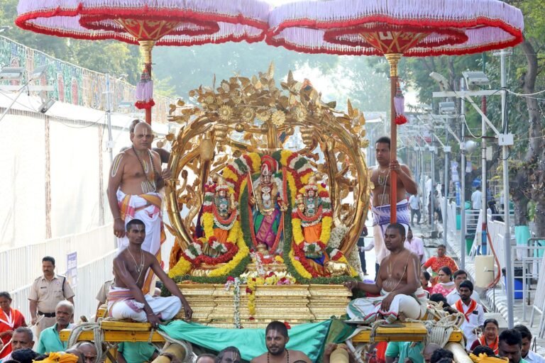 కల్పవృక్ష వాహన సేవ.
