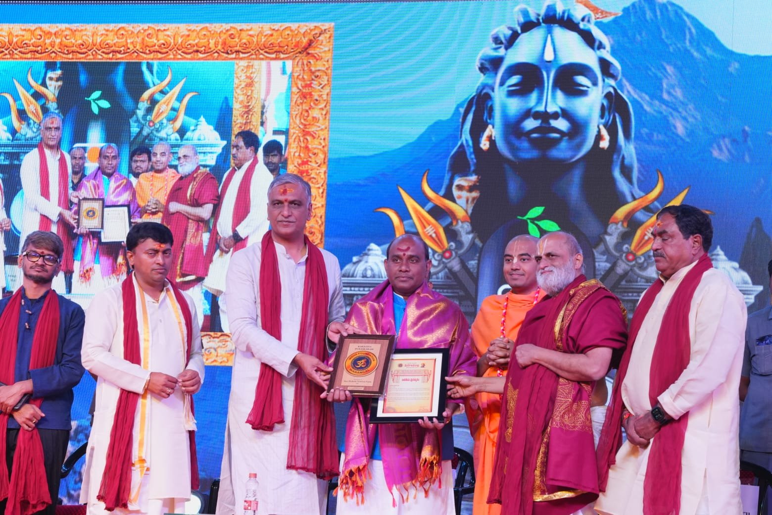యోగా గురువు శ్రీనివాస్ కు కాకతీయ పురస్కారం.