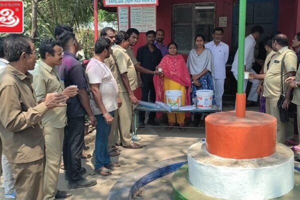 ఆర్టీసీ ఉద్యోగులకు మజ్జిగ పంపిణీ. RTC employee