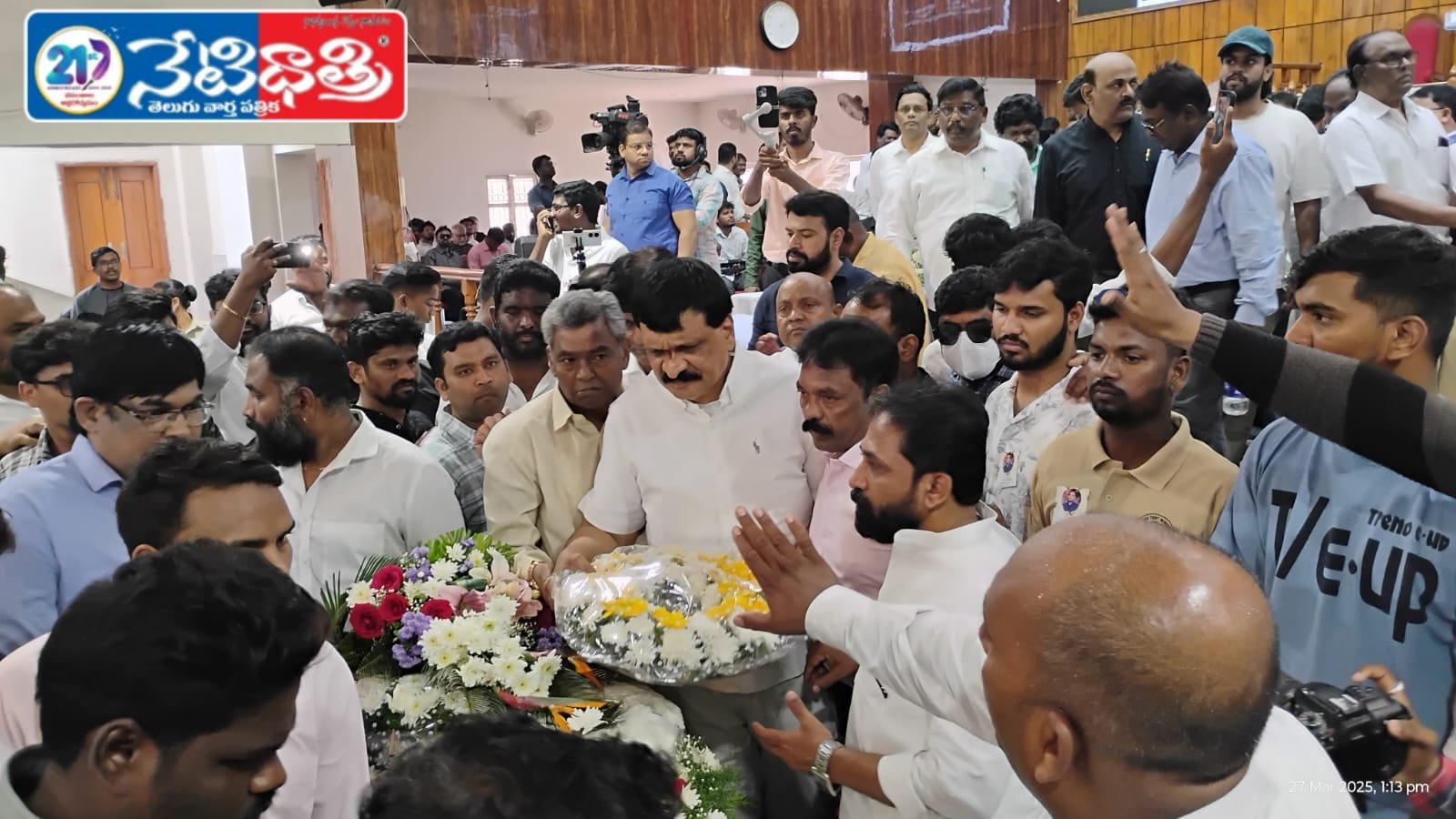పాస్టర్ ప్రవీణ్ పగడాల భౌతికకాయానికి ఘన నివాళి.