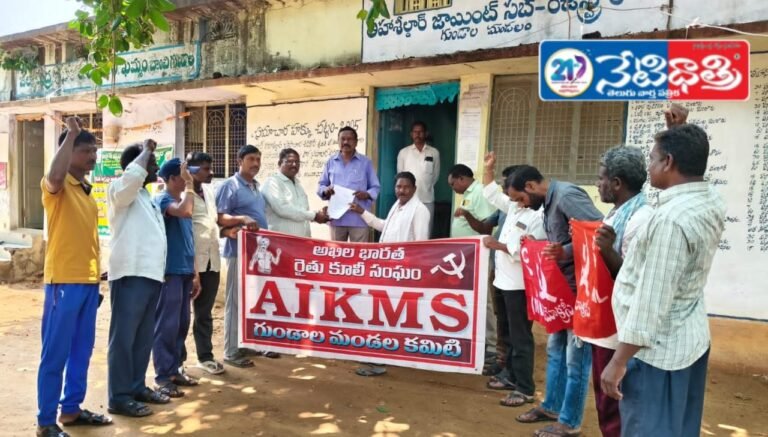 Farmers who have suffered losses due to untimely rains should be supported.