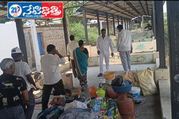 పాతకోటలో వృదాగా ఉన్న కురాగాయల మార్కెట్ ను.! Market