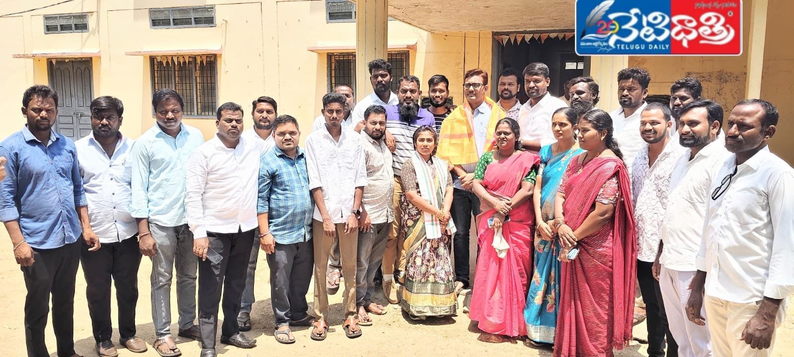 తహసిల్దార్ ను కలిసిన కాంగ్రెస్ నాయకులు.!