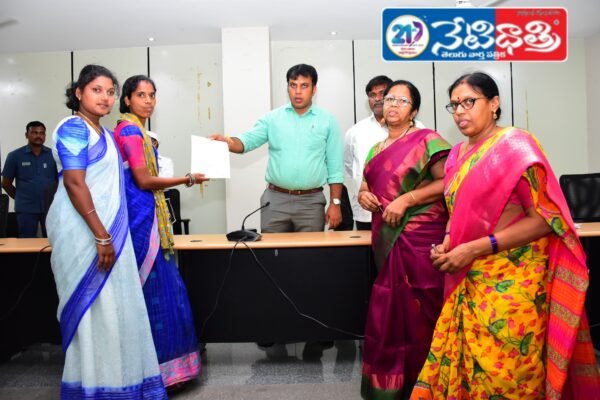 నిర్ణీత గడువులోగా దరఖాస్తులు పరిష్కరించాలి. Applications
