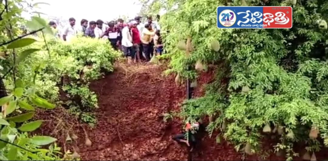 బైక్ ఇప్పివ్వలేదని బావిలోకి ఆత్మహత్యాయత్నం.