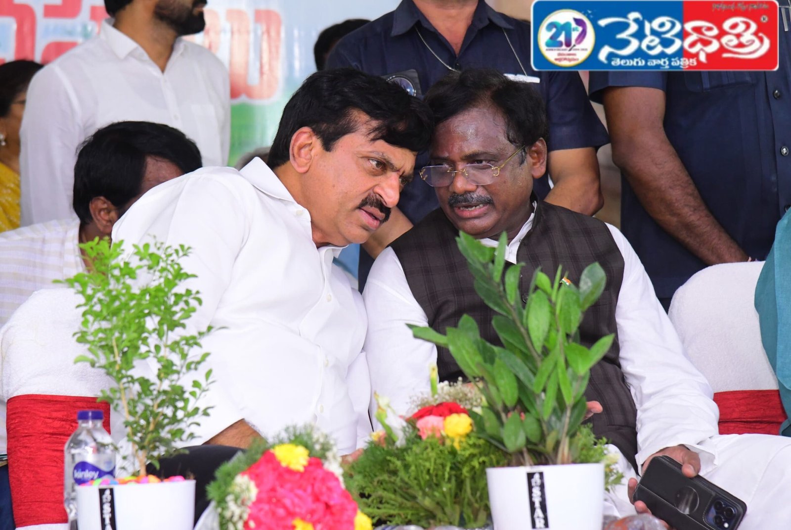 రెవెన్యూ శాఖ మంత్రికి ఘన స్వాగతం పలికిన.!