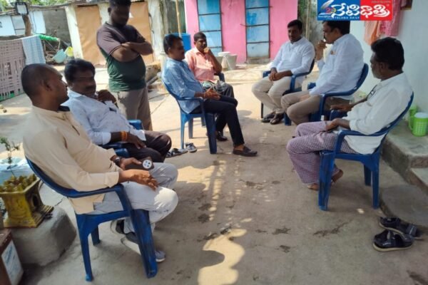 50 కేజీల బియ్యం అందజేసిన పార్టీ కాంగ్రెస్ నాయకులు. Congress