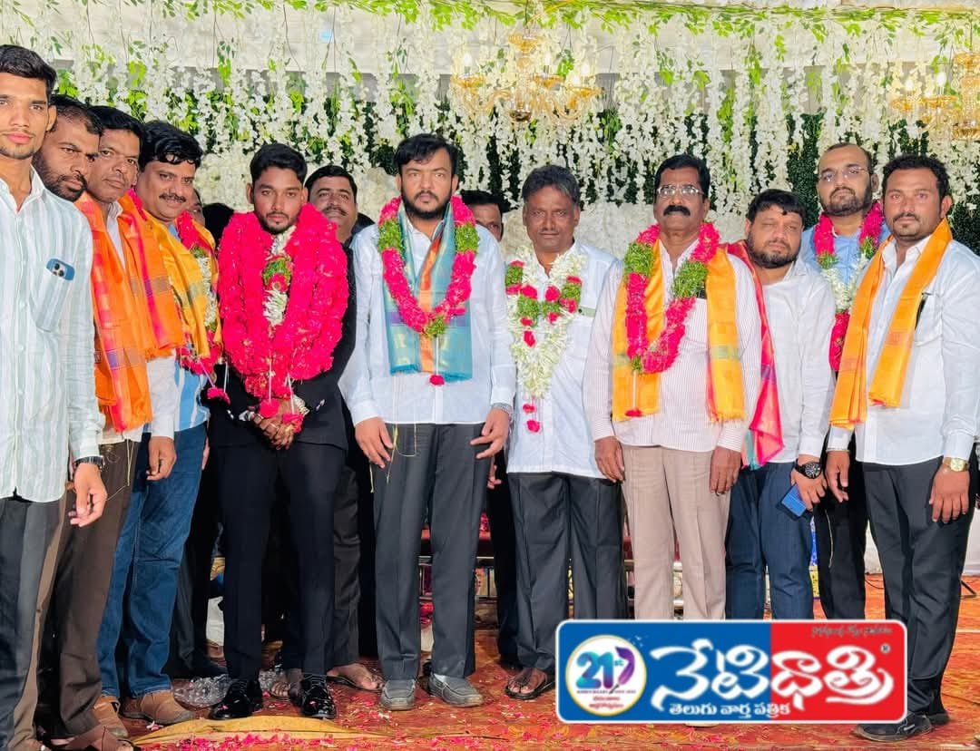 ఒలిమా డిన్నర్ లో పాల్గొన్న పాల్గొన్న రాజకీయ నాయకులు.
