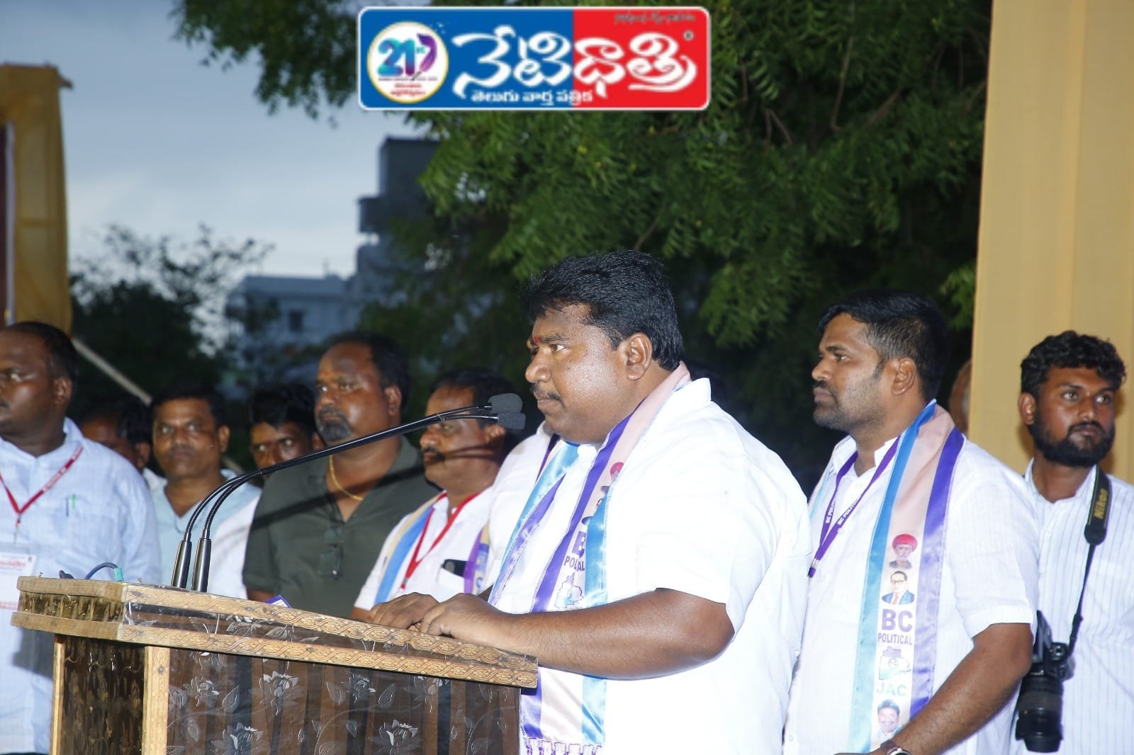 ప్రజా సమస్యలు ప్రజా ప్రతినిధులు పరిష్కరించాలి.
