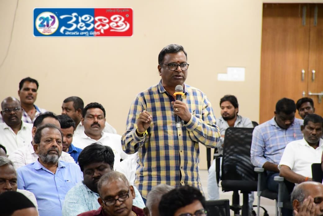 రోడ్ల విస్తరణ జరుగుతుంది యజమానులు సహకరించాలి ఎమ్మెల్యే కలెక్టర్.