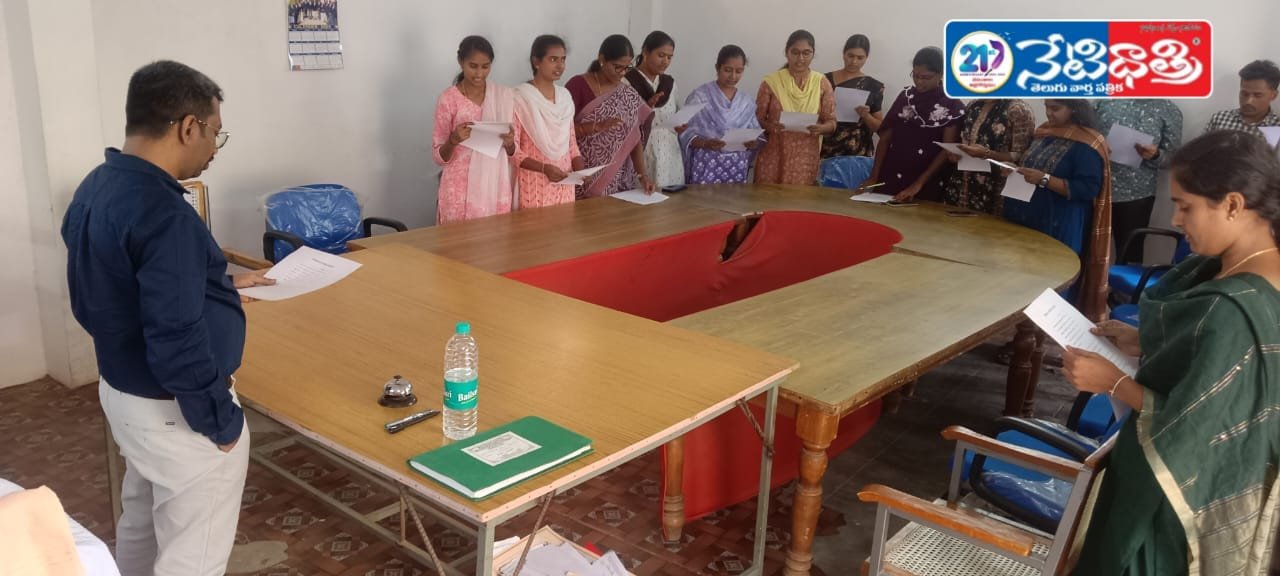 పొగాకు వాడకం ఆరోగ్యానికి హానికరం.