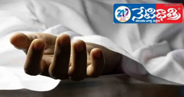 తండ్రిపై కుమార్తె రోకలి బండతో దాడి .