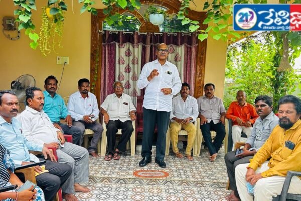 ఉద్యోగులను మభ్యపెట్టడం సరికాదుమ్యానిఫెస్టో . employees