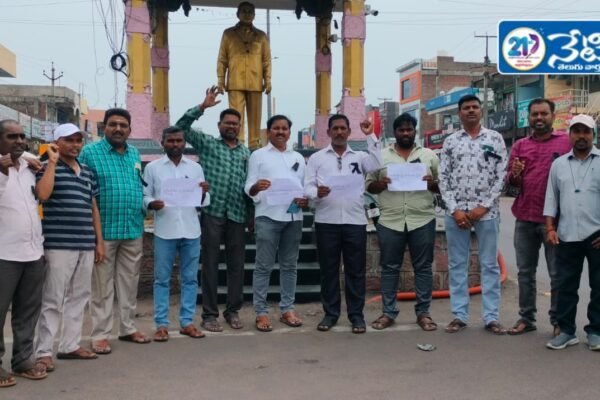 జనంసాక్షి ఎడిటర్ రహమాన్ పై పెట్టిన కేసు ఎత్తివేయాలి The case against Rahman editor of Janam Sakshi should be withdrawn.