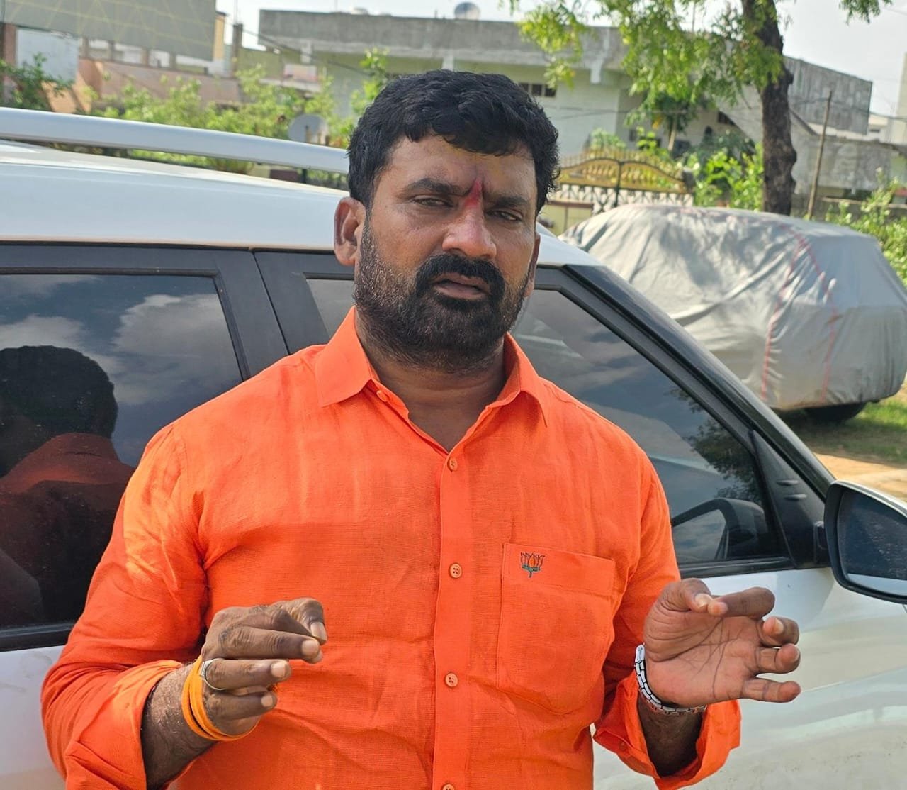 ఎస్ సి గురుకుల పాఠశాలనుమైదాన ప్రాంత నాయకులు తరలించుకు పోతున్నా పట్టించుకోని ఏజెన్సీ ప్రాంత కాంగ్రెస్ తెరాస నాయకులు అవసరమా  డా జాడి రామరాజు నేత