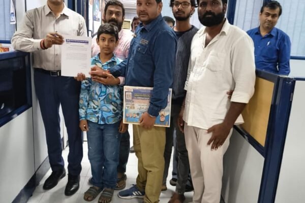 సింగరేణి సంస్థ చైర్మన్ అండ్ సిఎండిని కలిసిన రివల్యూషన్ యూత్. Chairman