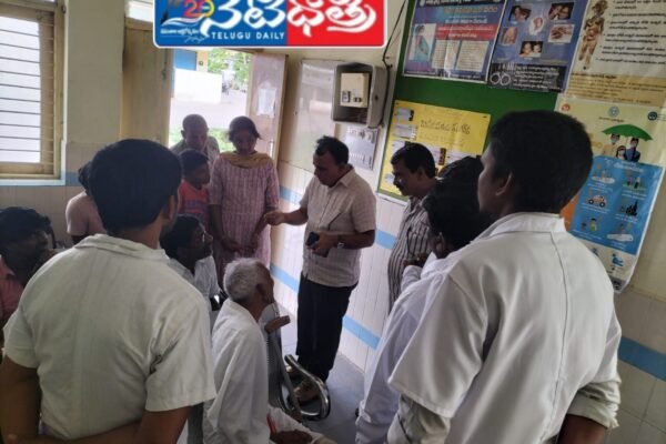 వావిలాల ప్రాథమిక ఆరోగ్య కేంద్రాన్ని తనిఖీ చేసిన. Health Center.