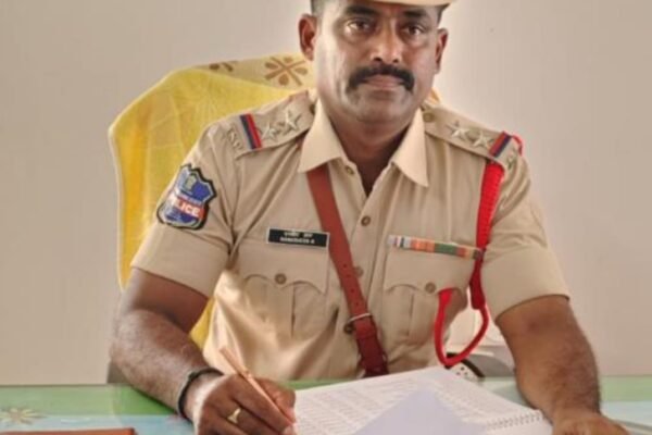 ఇండ్లనుండి బయటకు వెళ్ళేప్పుడు జాగ్రత్తలు తీసుకోవాలి. Home