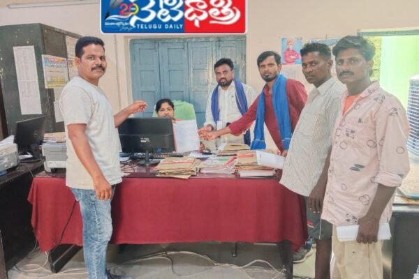 భూ భారతి గడువుపెంచా లని డిప్యూటీ తాసిల్దార్ కు వినతిపత్రం అందజేత. Bhu Bharati.