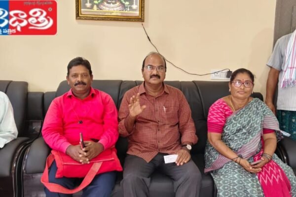 గార్ల పెద్ద చెరువు శిఖం భూములకు శాశ్వతంగా. Nageswara Rao