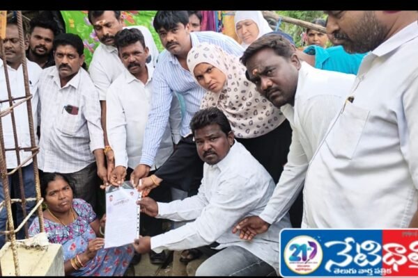 ప్రజల కోసం శ్రమించే నిరంతర శ్రామికుడు రేవూరి. Political