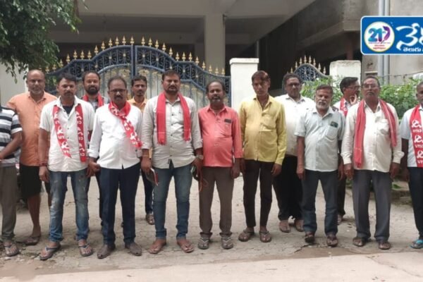 యజమానుల సంఘం అధ్యక్ష కార్యదర్శుల హామీ. protest.