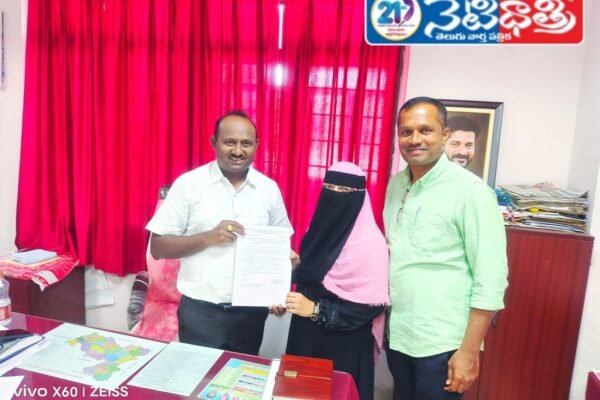 డీఈవో సంగారెడ్డి వెంకటేశ్వర్లు గారి నుండి ఉత్తర్వులు అందుకుంటూ. primary schools.