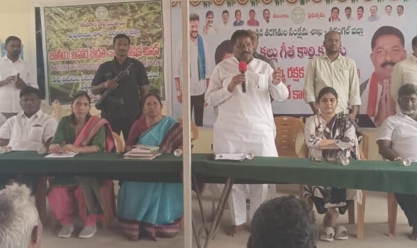 కంప్యూటర్ ఇంజనీరింగ్ ఉద్యోగితో గౌడ వృత్తి సమానం. profession.