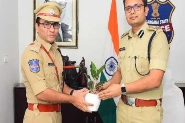 సీపీ సన్ ప్రీత్ సింగ్ ను కలిసిన వరంగల్ నూతన ఏఎస్పీ. CP Sunpreet Singh.