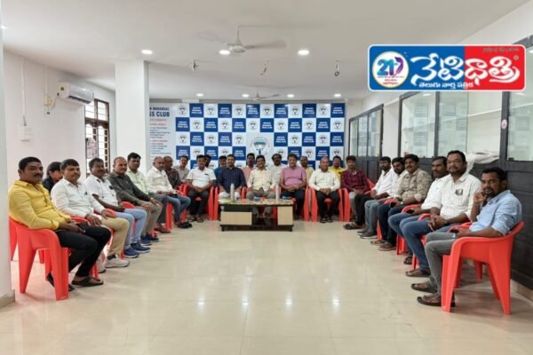 అస్తిత్వాన్ని తొక్కాలని చూస్తే ఊరుకోం.. Digital Media Editors..