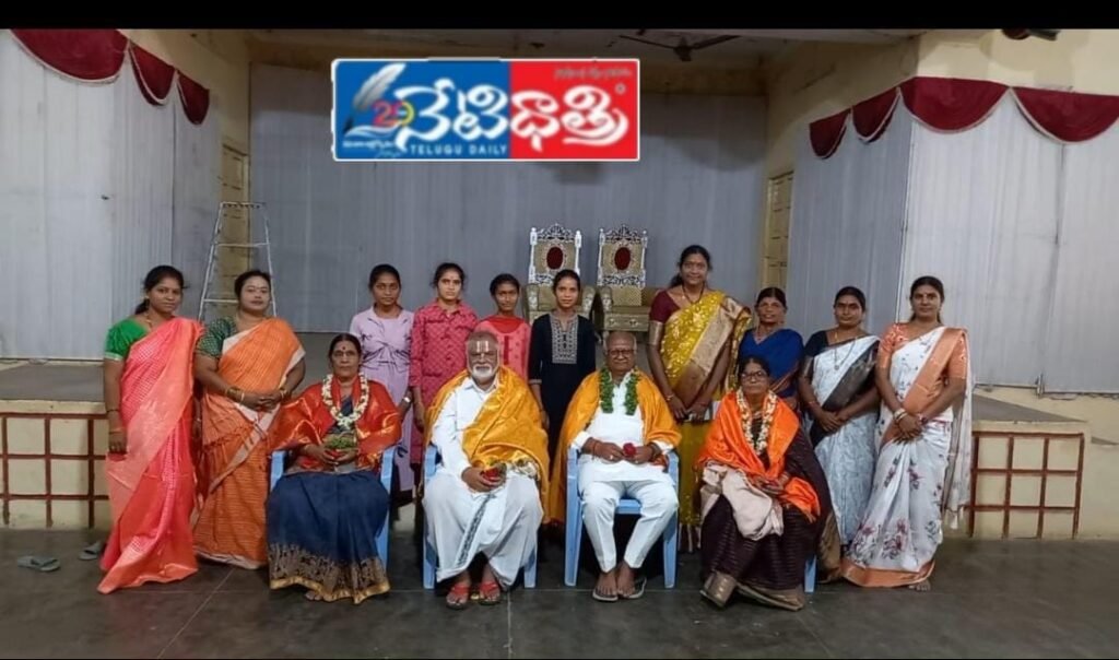 BJP Mahila Morcha leaders honour teachers