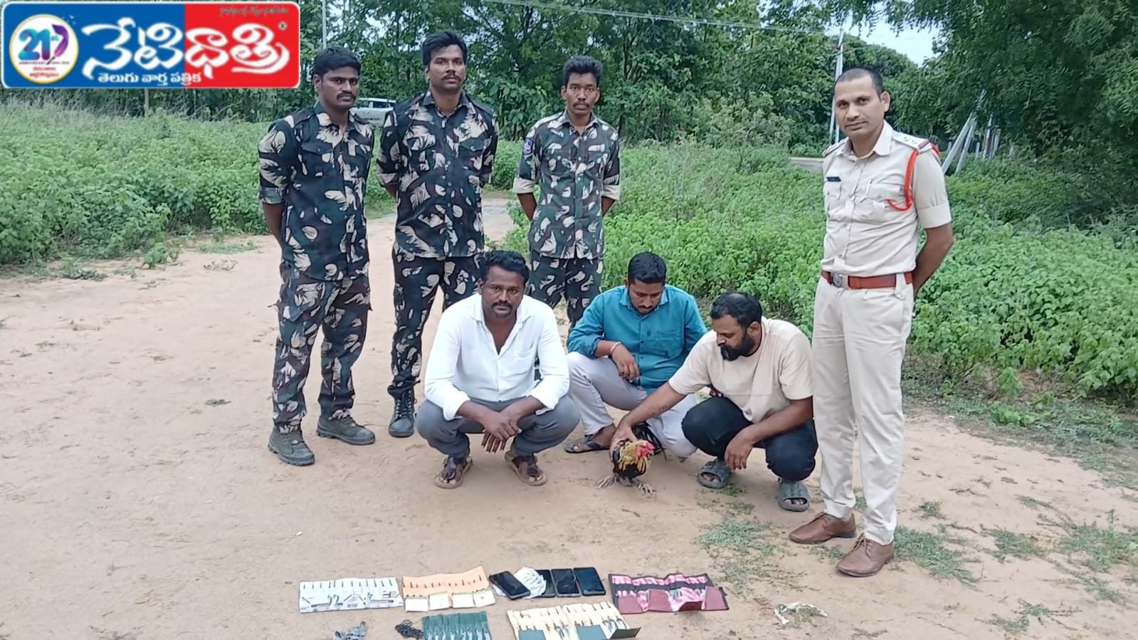 కోడిపందాల స్థావరంపై పోలీసుల మెరుపు దాడి