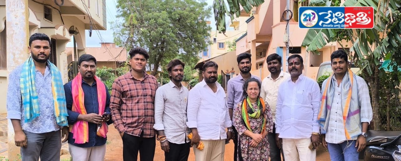 ఎమ్మార్పీఎస్ మరియు తీన్మార్ మల్లన్న టీం సభ్యుల.