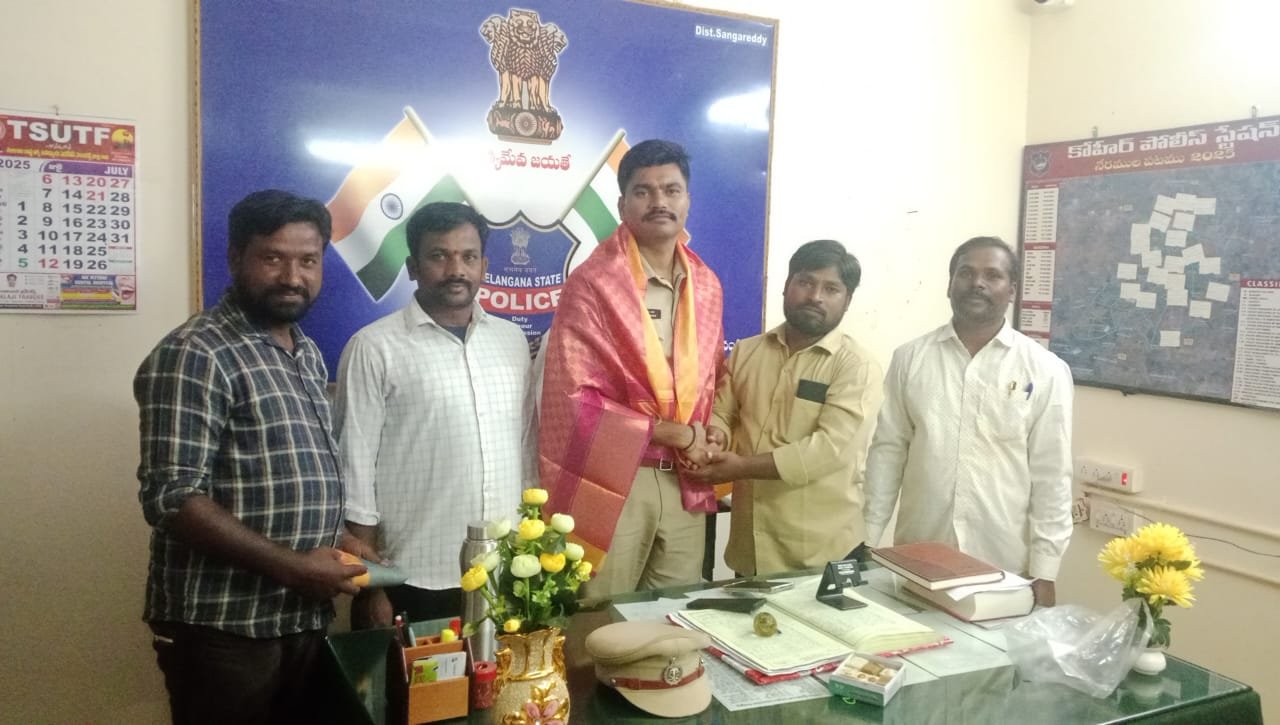 అంబేద్కర్ యువజన సంఘం ఆధ్వర్యంలో నూతన ఎస్సై కి సన్మానం.