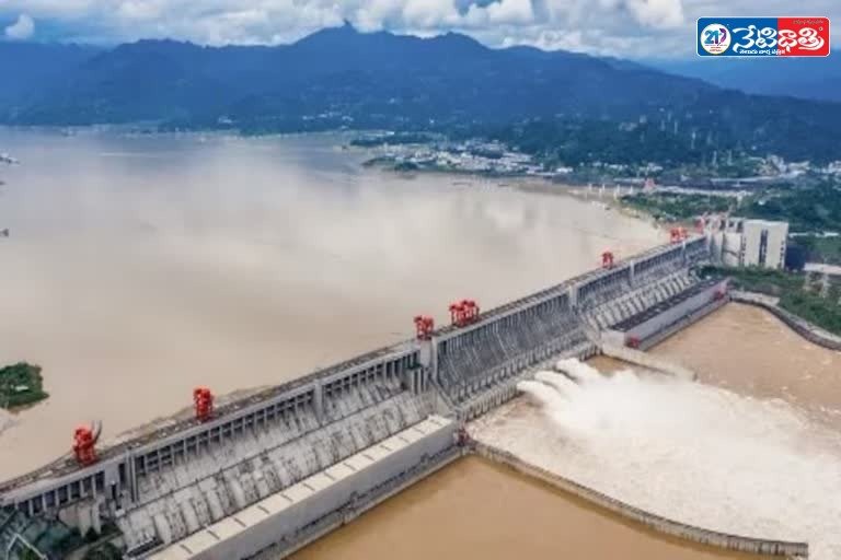 Massive dam