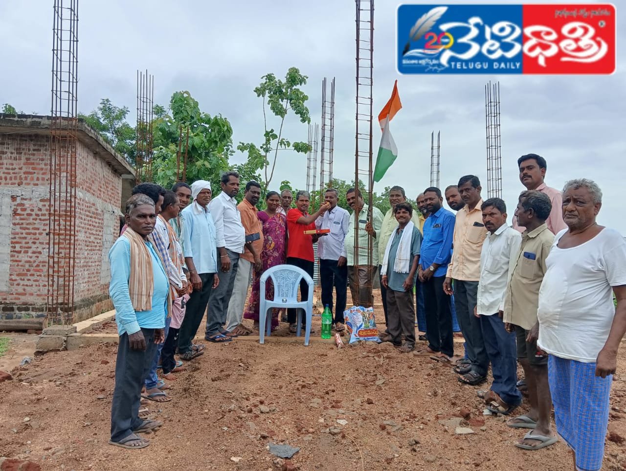 కేసముద్రం లోఇందిరమ్మ లబ్ధిదారుల సంబరాలు..