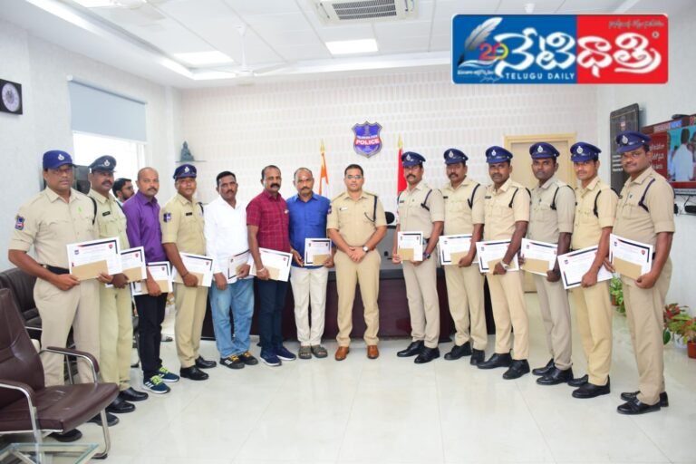 District SP Mahesh B.Gite IPS